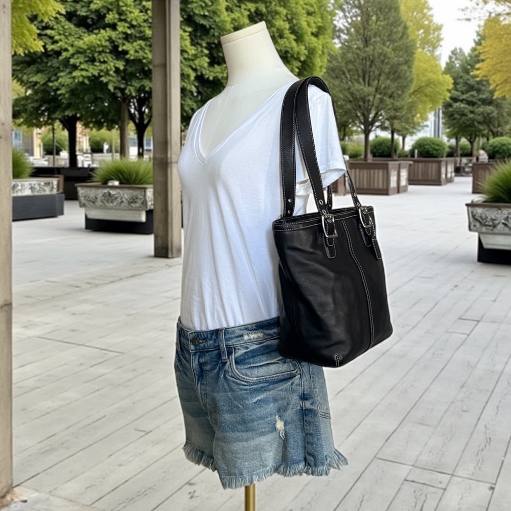 Authentic Coach Hampton Black Leather Tote Bag! - Picture 15 of 16